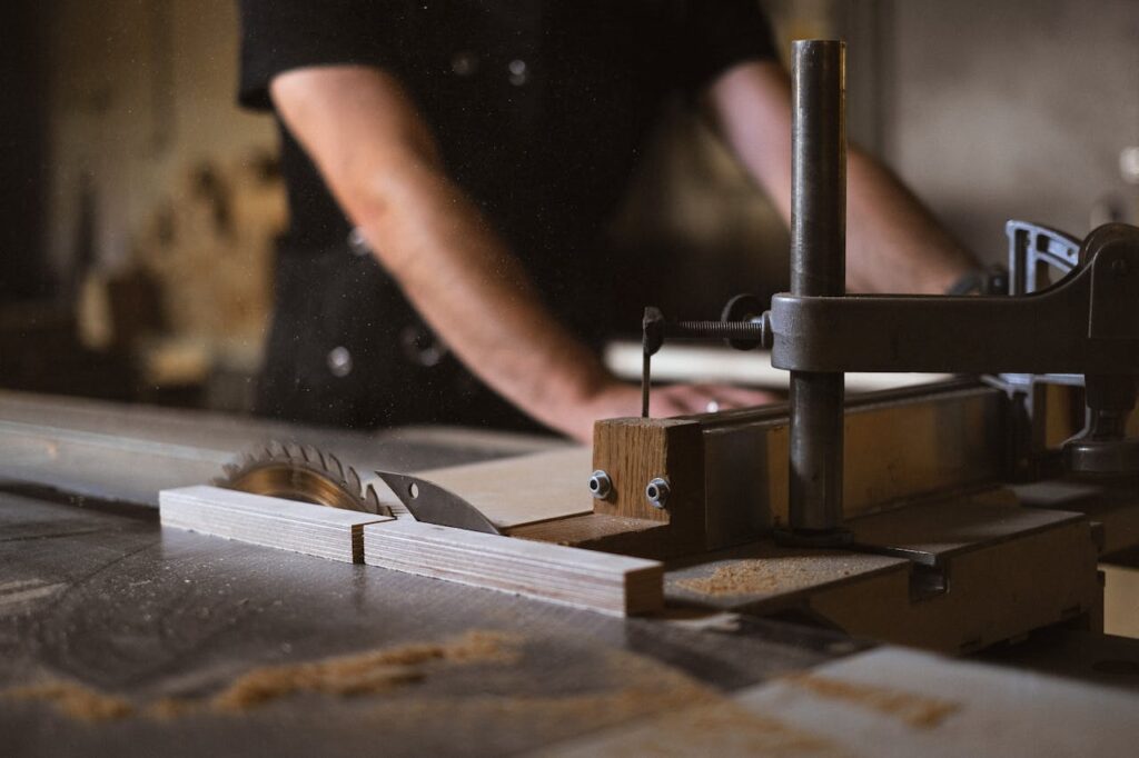 Metal table saw